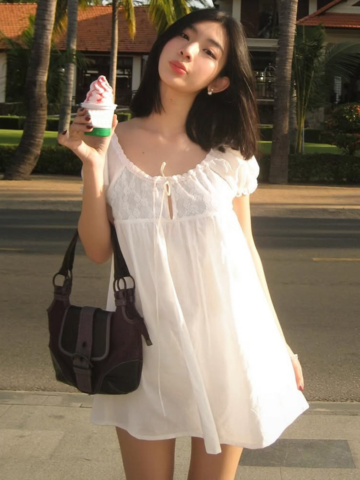 เดรสสั้นสีขาวแบบเปิดไหล่ แต่งล - Off Shoulder Puff Sleeve Sundress บทวิจารณ์และราคา