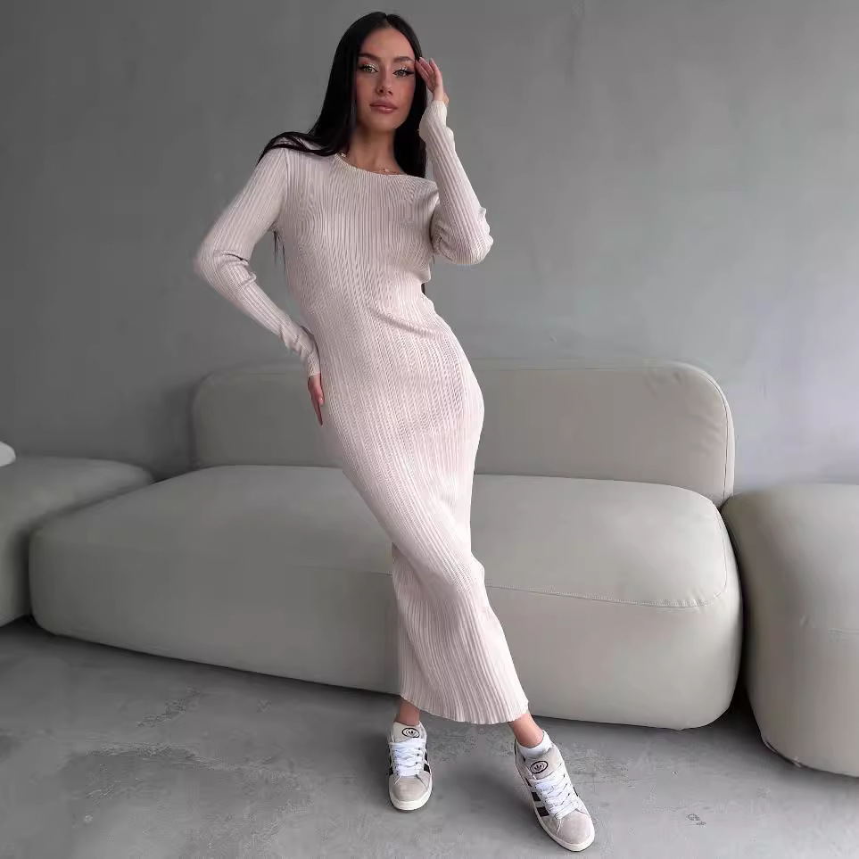 เดรสยาวทรงเข้ารูป แขนยาว คอวี  - Bodycon Long Sleeve Ribbed Dress บทวิจารณ์และราคา